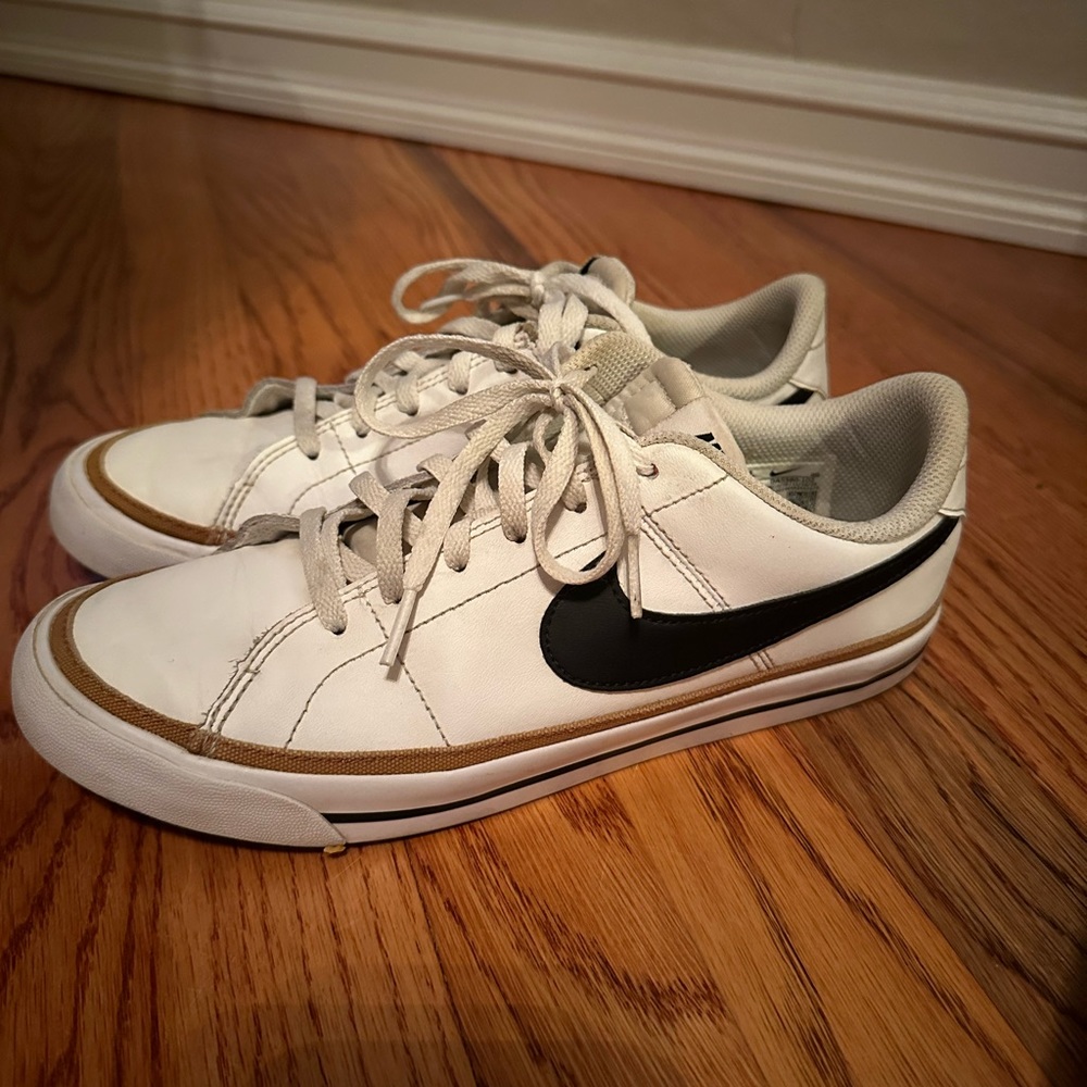 Nike court legacy